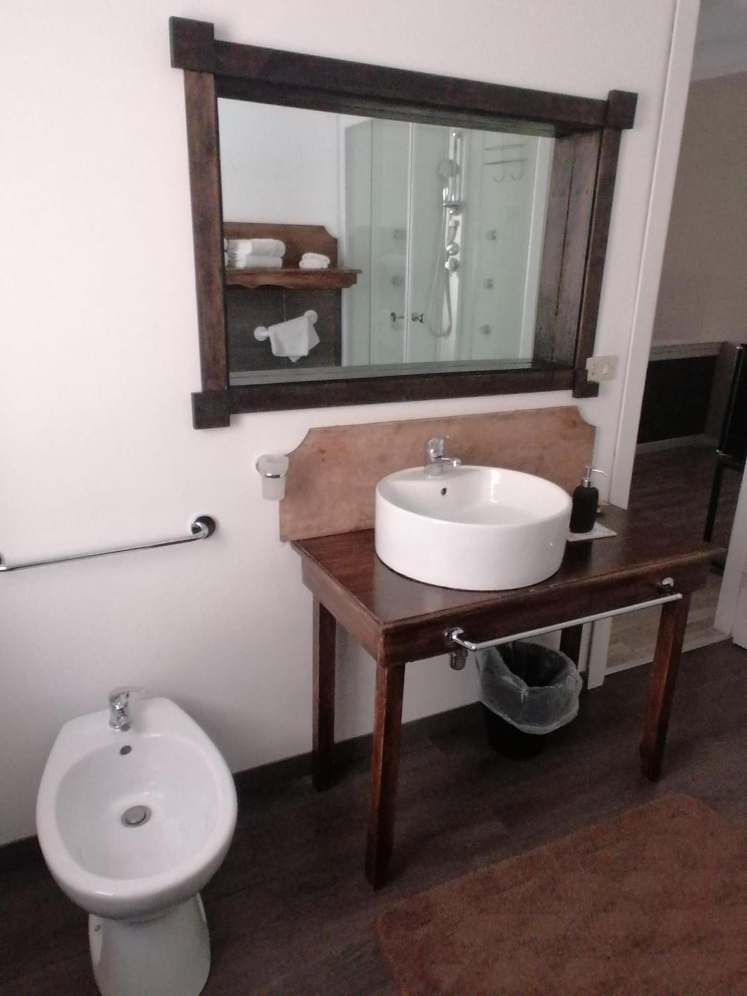384 Guesthouse Rooms & Suite Енна Екстер'єр фото